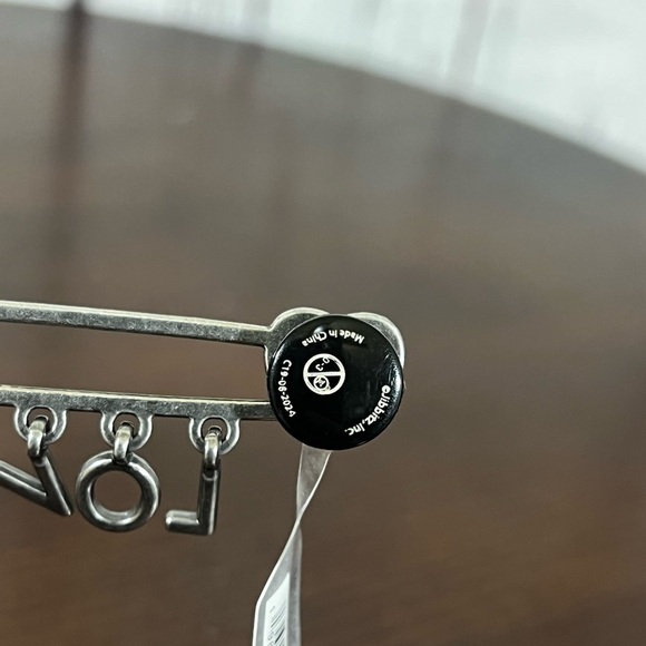 CROCS Silver tone Love Charm Jibbitz - Picture 3 of 3